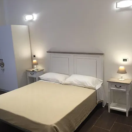 O La Civetta Di Trastevere بيت ضيافة روما